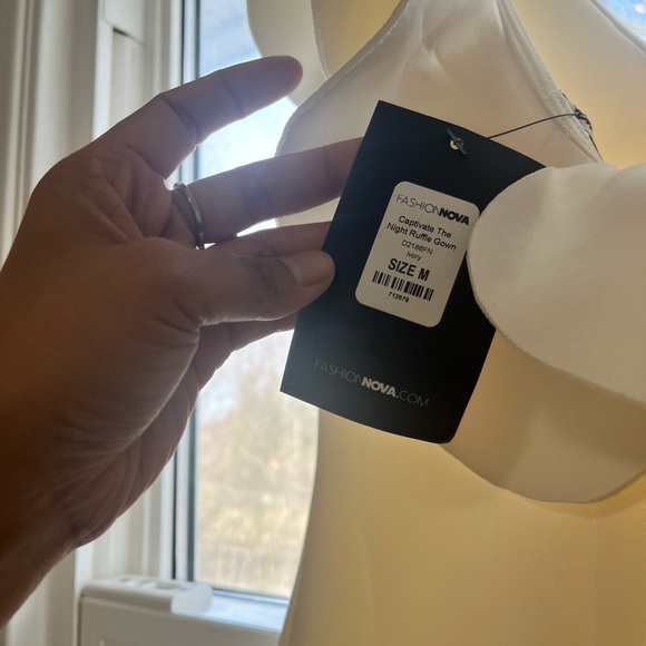 Long Dress for any Occasion - Picture 4 of 4